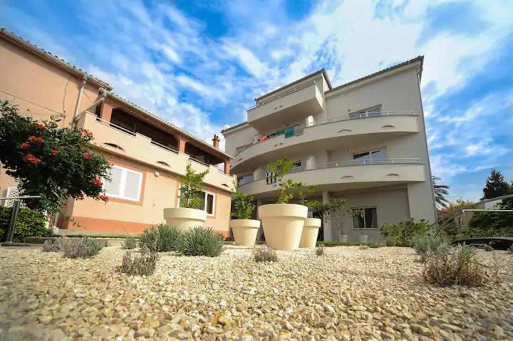 Avada Premium Apartment Novalja Bagian luar foto