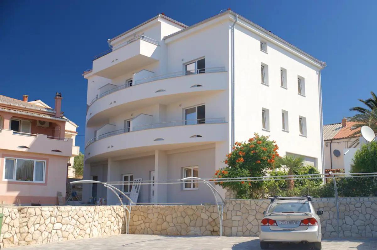 Avada Premium Apartment Novalja Bagian luar foto
