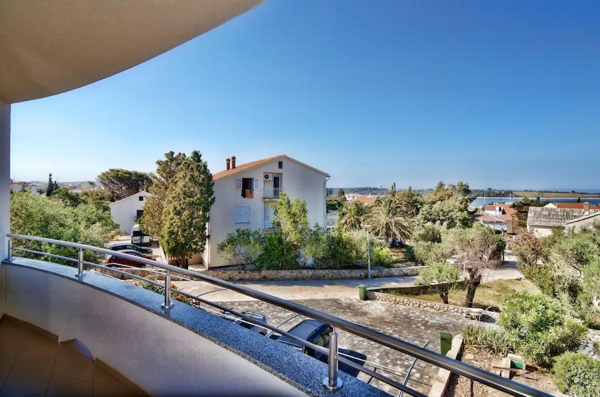 Avada Premium Apartment Novalja Bagian luar foto